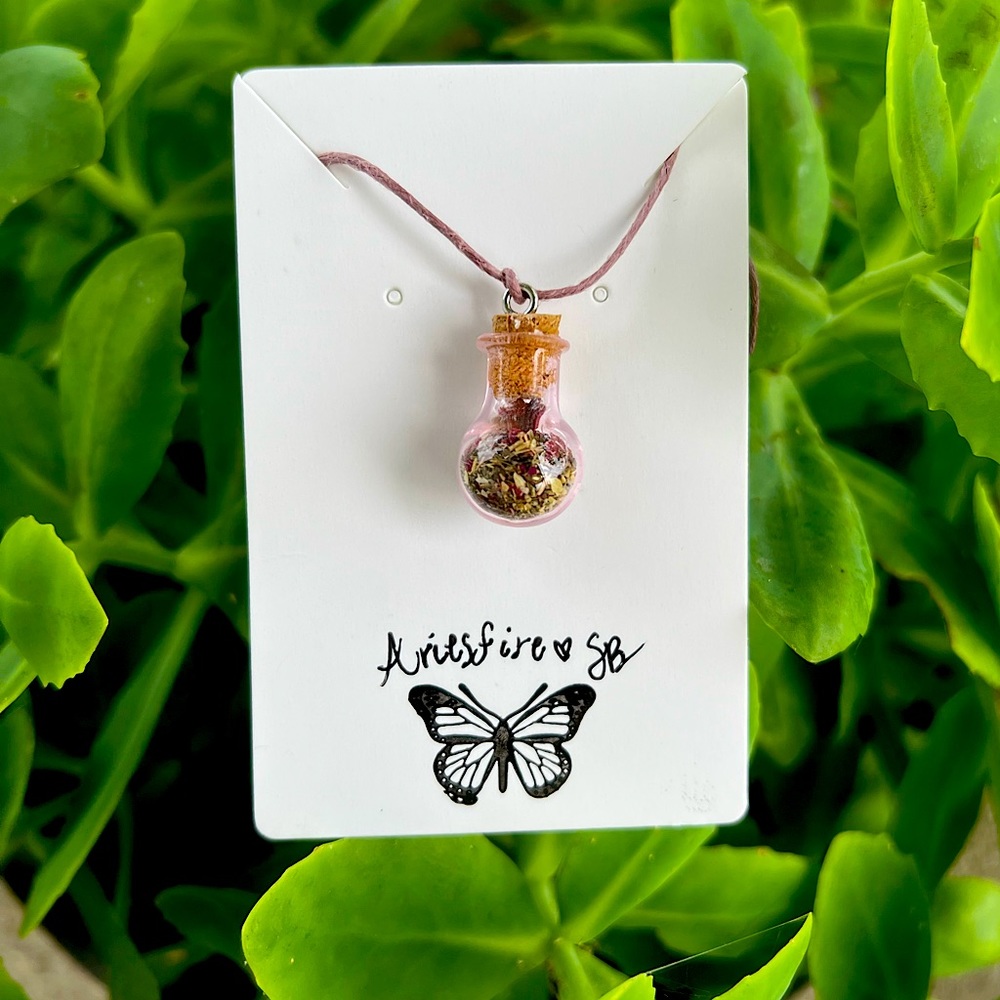Love Spell Necklace *to bring love* (pink round/mauve hemp)